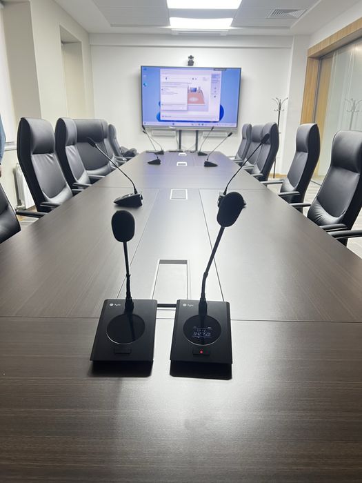 Настольный беспроводной микрофон для конференц-зала