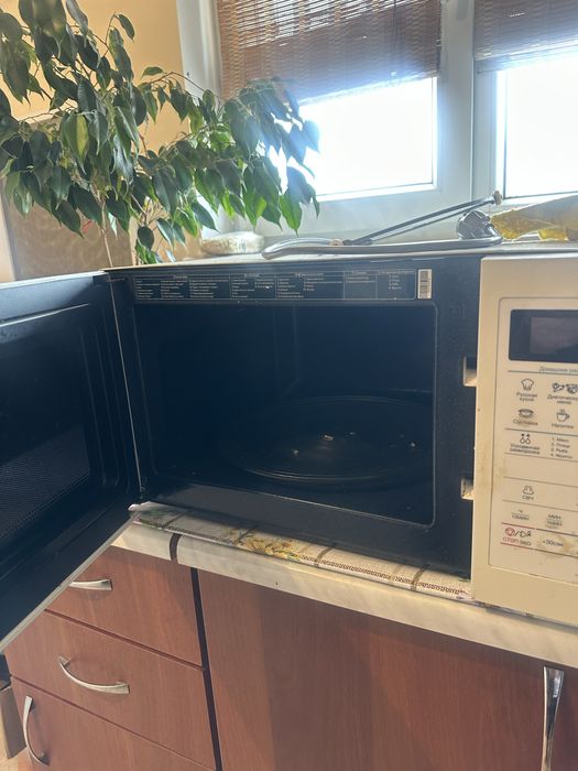 Продается микроволновый печь