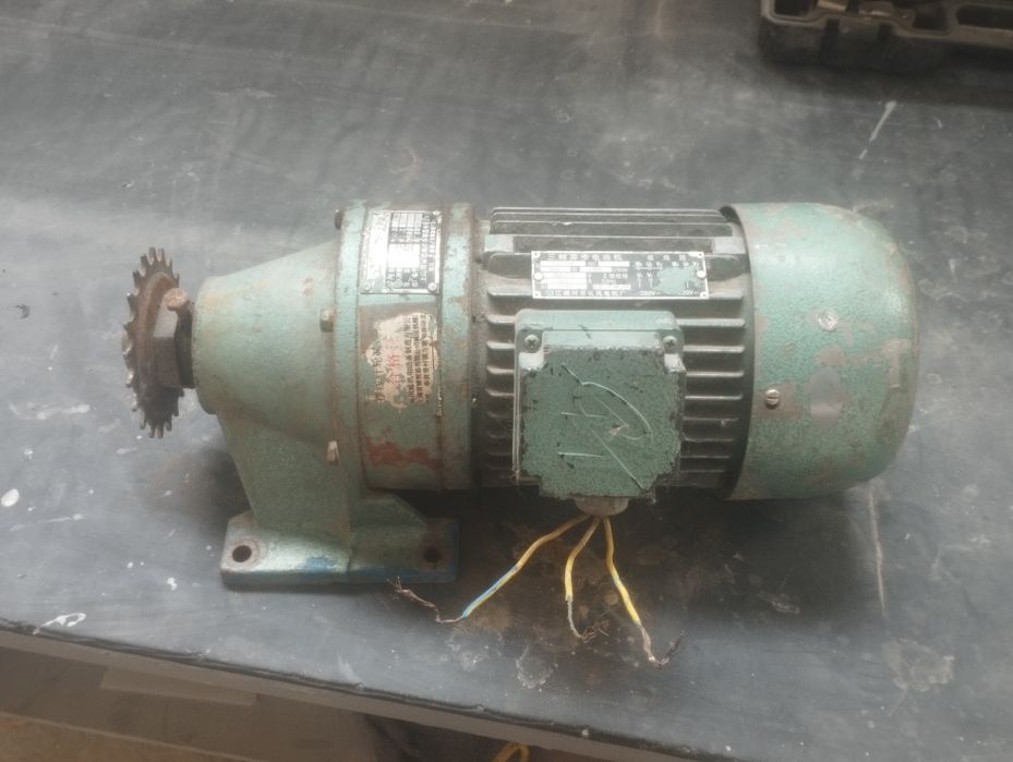 Продам электромотор редуктор