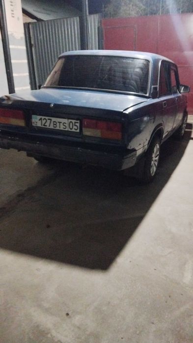 Автомобиль Лада 21070