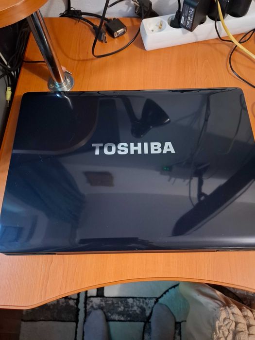 vand laptop in stare buna functional