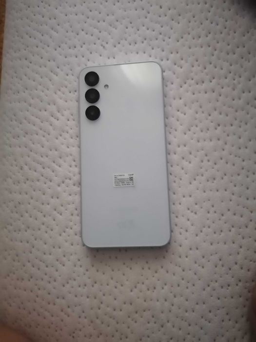 Чисто нов SAMSUNG A16 ,на 2 дни със кутия и гаранция !!!