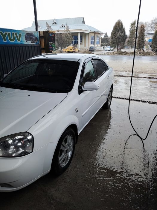 Ласетти сотилади