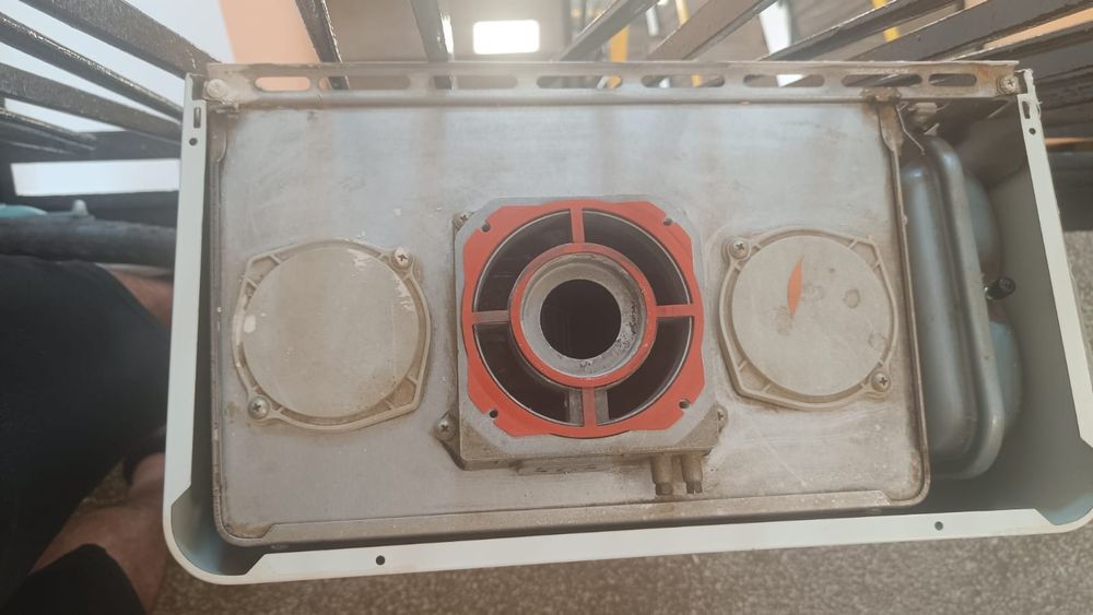 Vând centrală în spare  de funcționare.