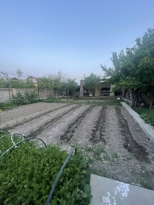 Nurafshon shahar, Birlik mahallada  8 sotix 7 xonali uchaska sotiladi