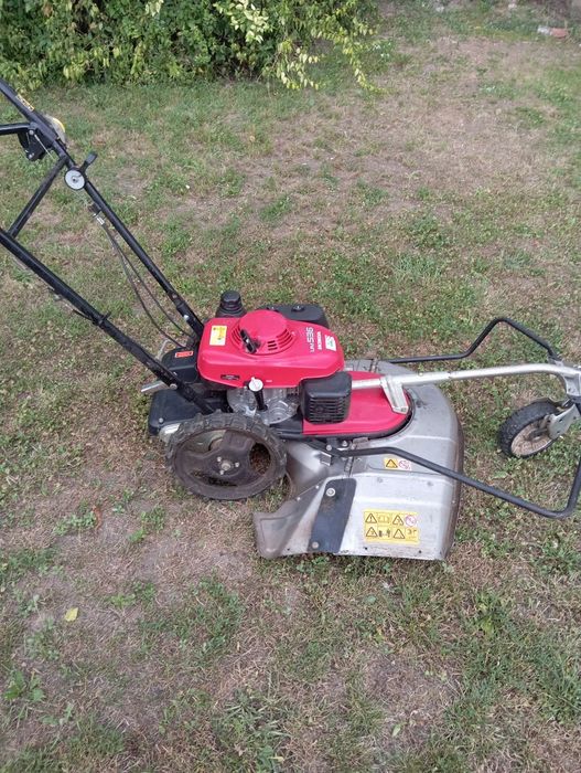 Cositoare Honda UM 536
