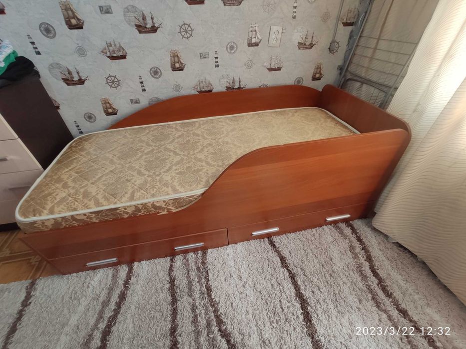 Кровать подростковая