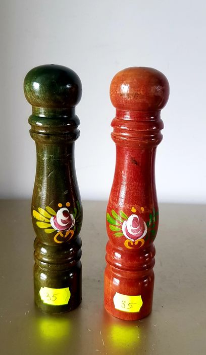 Râsnite/solnițe  vechi din lemn pictate manual