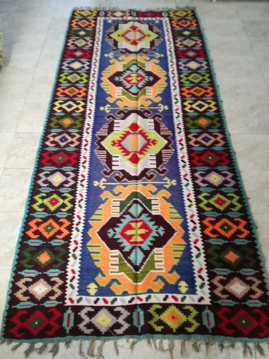 Vand covoare lana din Bucovina