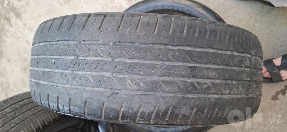 Shina sotiladi b/u  215/60/R17. H96 razmerda
