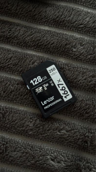 Продам видеокамеру sony