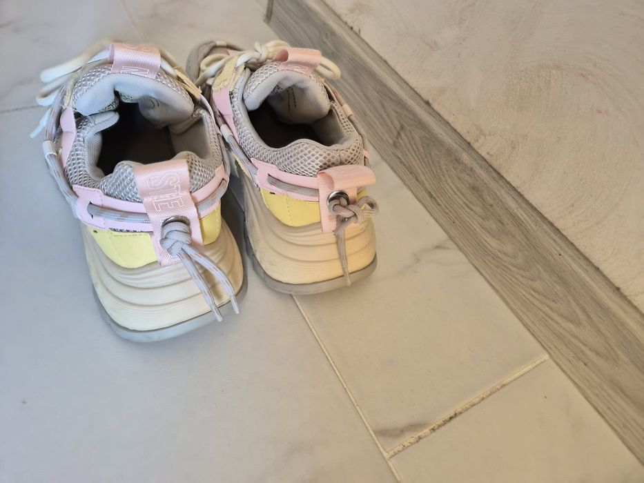 Обувки steve madden