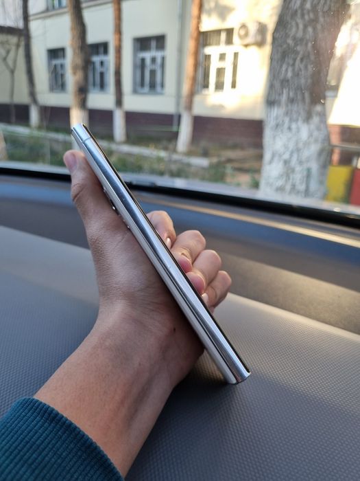 Samsung galaxy s23 ultra 5G 12/256gb holati 9/10