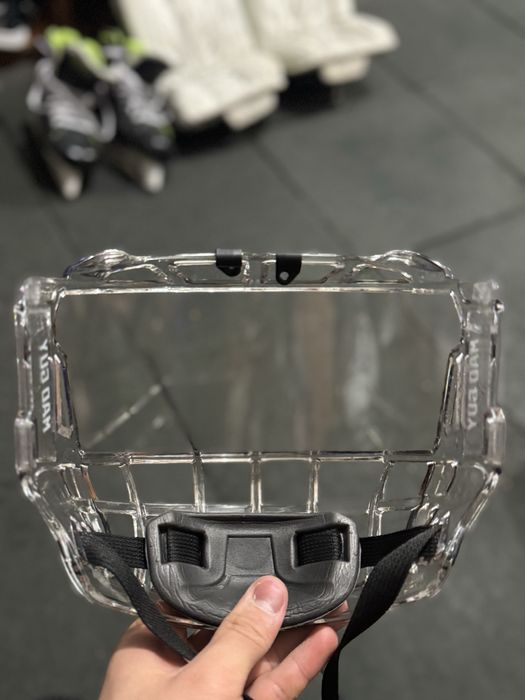 продам хоккейный комбовизер