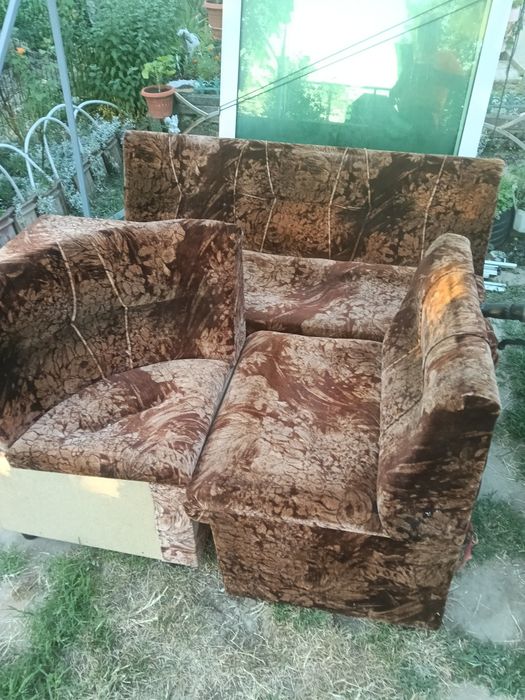 Продавам кухненски ъглов диван