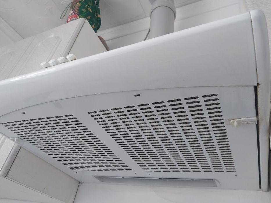 Продам вытяжку продам