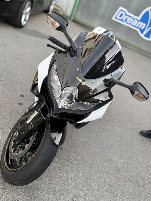 Vand  suzuki gsxr 750 2010 inmatriculat in 2011