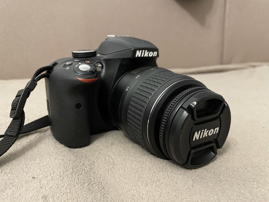 Nikon D3300 + obiectiv 18-55mm, baterie, încărcător, geantă, card SD