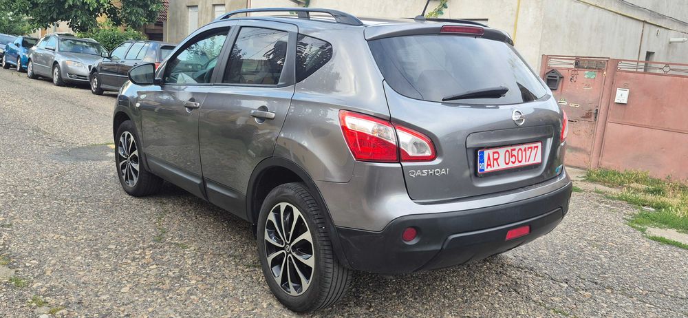 Nissan QASHQAI pure drive DCI 1.6 dci 130 c.p 2013