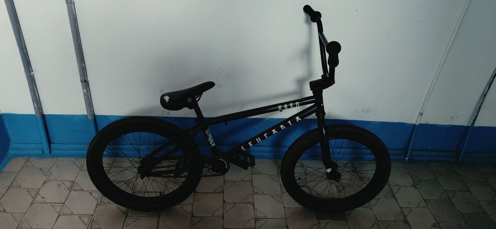 Продам трюковой велосипед Bmx Haro Leucadia