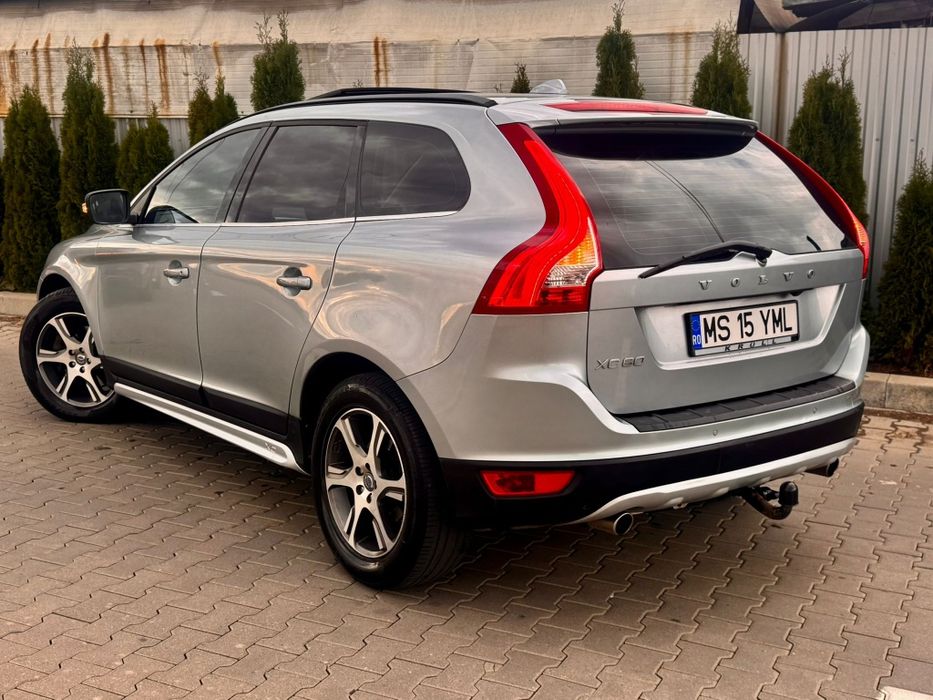Volvo Xc60 R design Automat 4x4