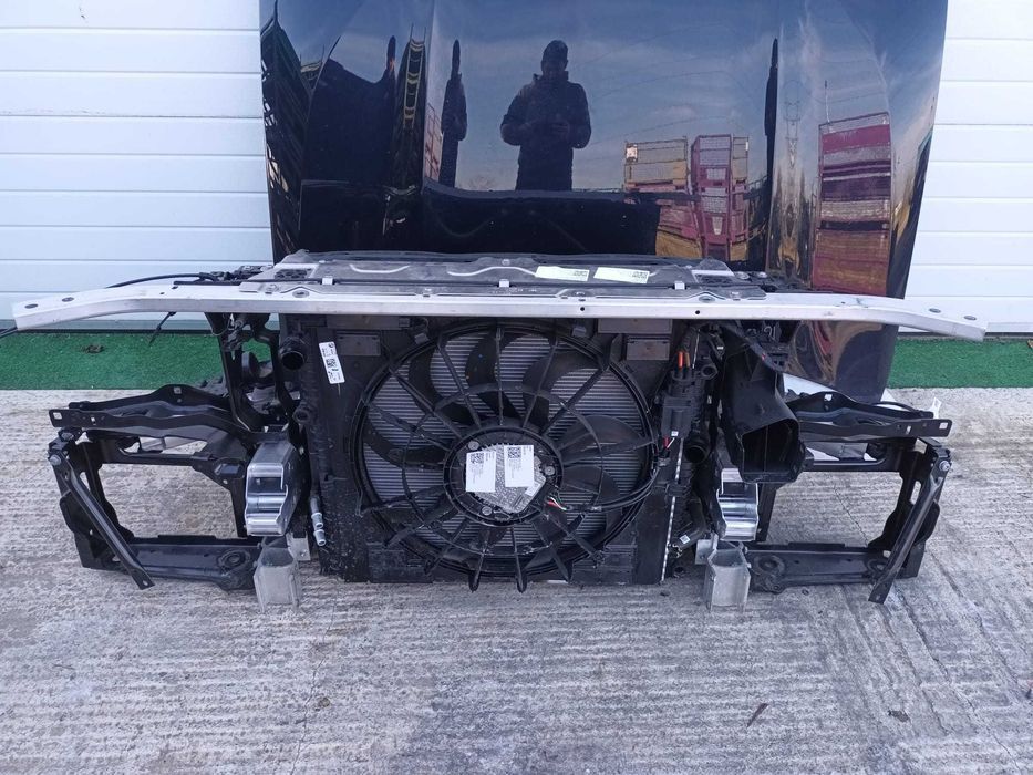 Față completă BMW G02