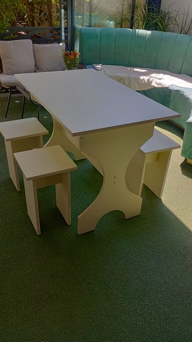 Masă pliantă , 8 persoane nouă diferite nuanțe.
