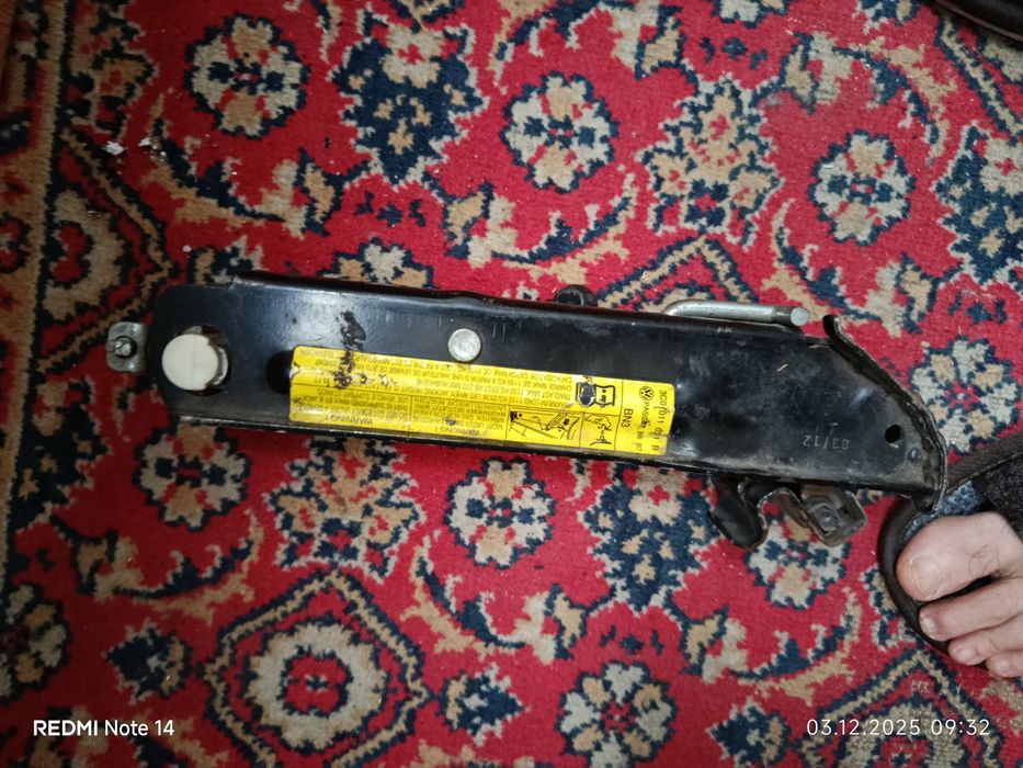 Продам домкрат . Полностью исправный