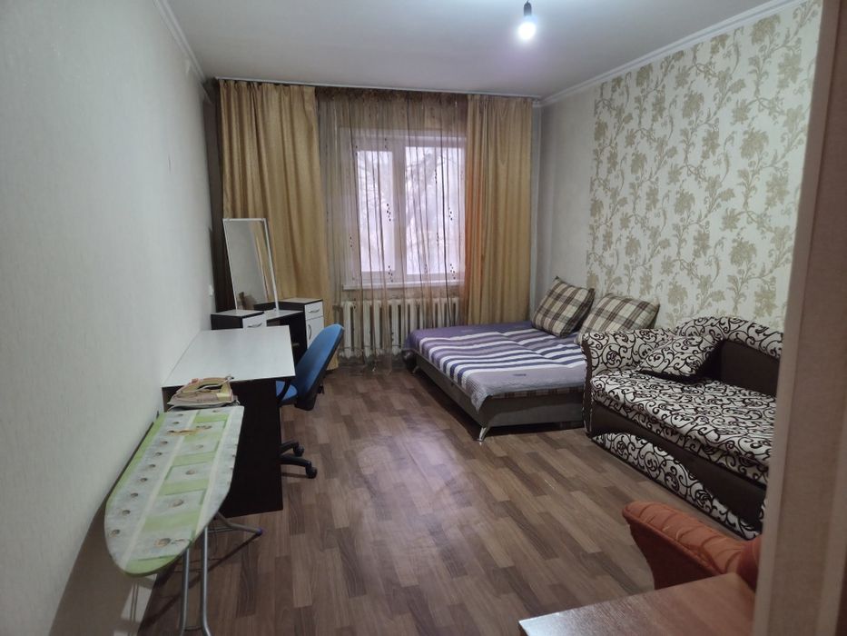 Сдам 1 ком кв в центре 39 кв м .