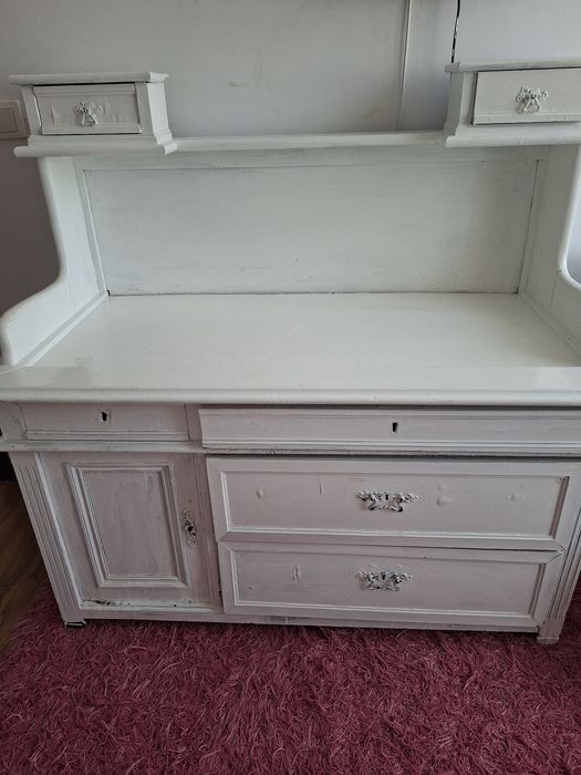 Comoda vintage revopsita