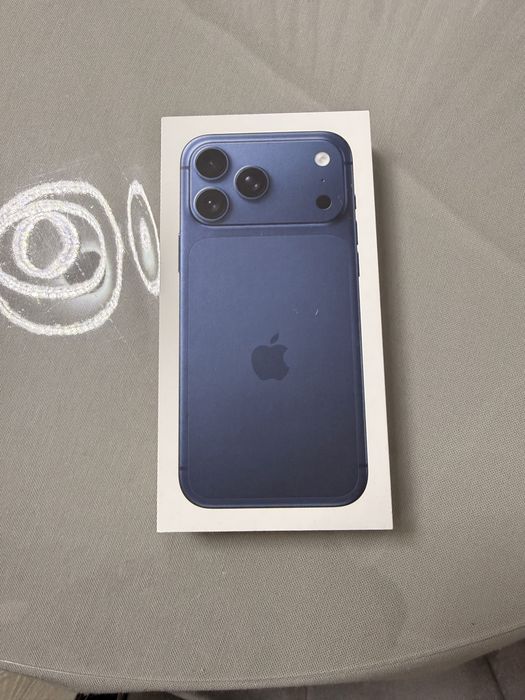 Продам 17 про макс