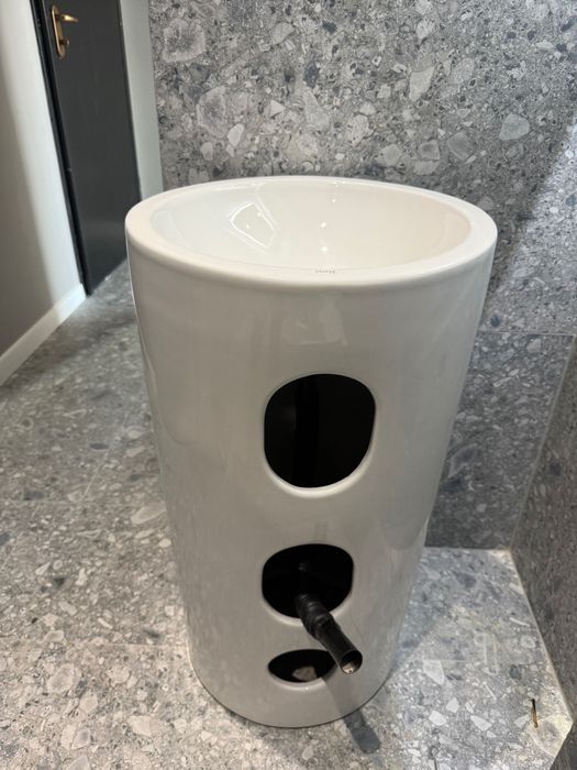 Свободностоящ керамичен умивалник