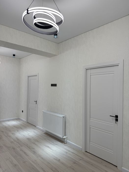 3 xonali evro kvartira sotiladi!Yangihayot Sputnik 5 Novostroyka 74kv