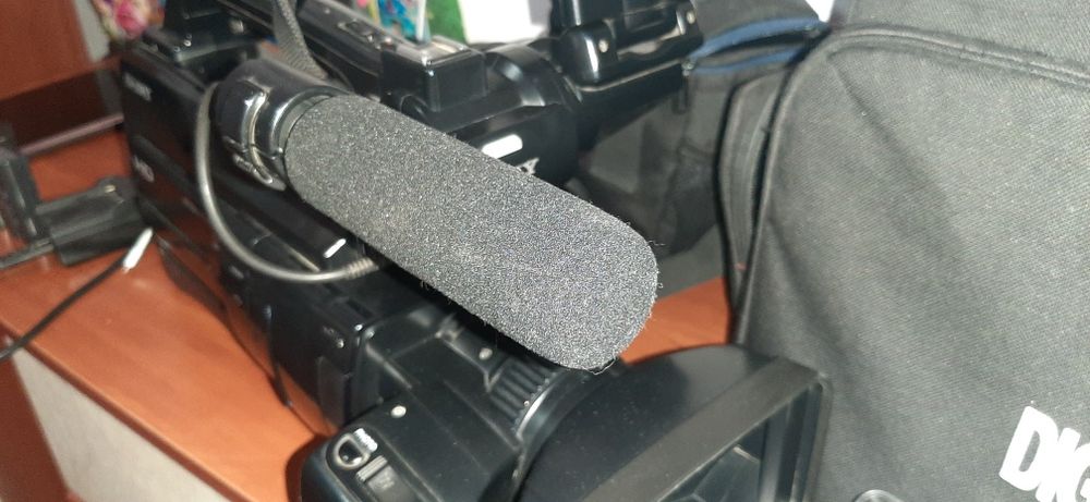 Профессиональная видеокамера SONY 1500