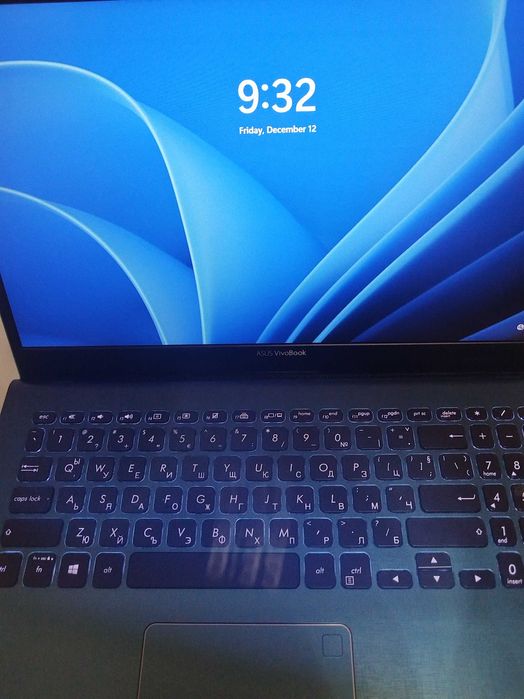 Лаптоп Asus vivobook