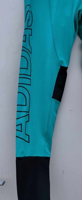 Adidas оригинален дамски клин Л размер нов