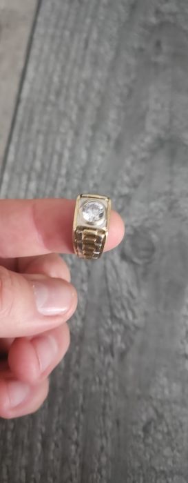 Ghiul în forma brățară de ceas