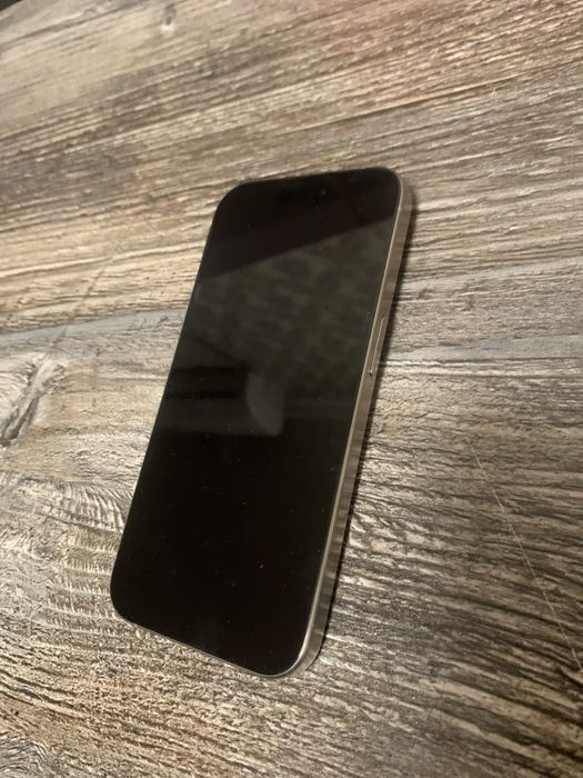 Iphone 15pro 256 gb ikta imeyka otkan bez karobka ideal tel