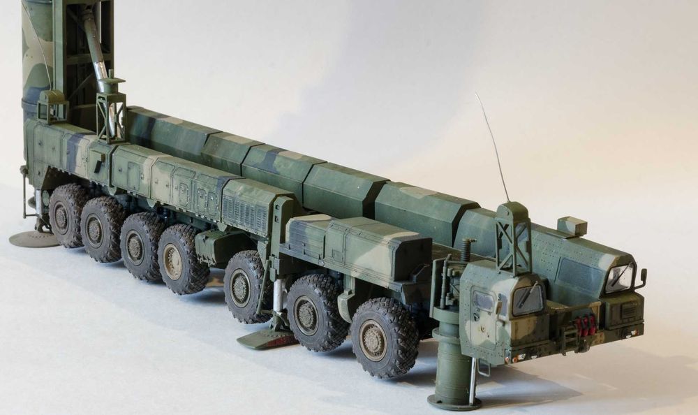 Сборная модель- ракетный комплекс стратегического назначения "Тополь"