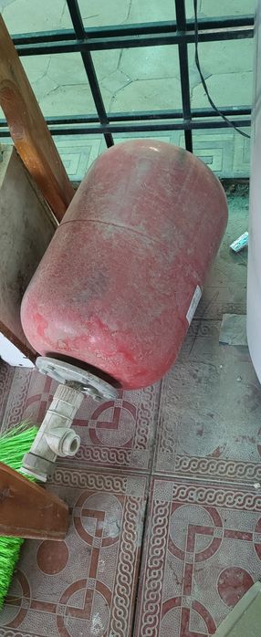 Kotyol, rashiritelni bachok sotiladi. Holati juda ham yaxshi.