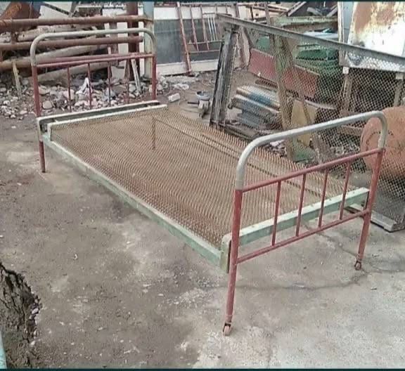 Кровать сотилади