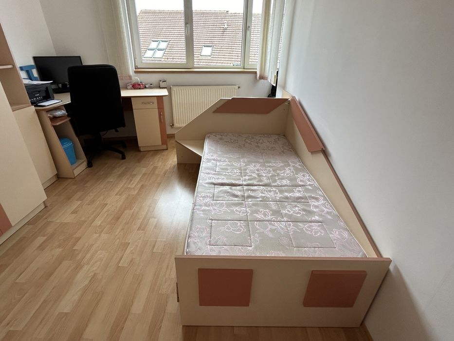Vand mobilier dormitor copii/adolescenti