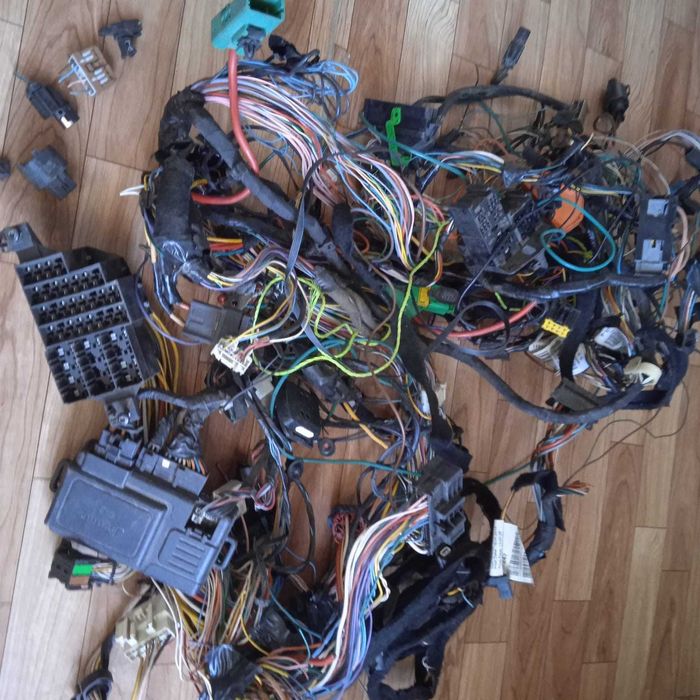 Продам Разъемы, фишки, контакты для RENAULT DUSTER.