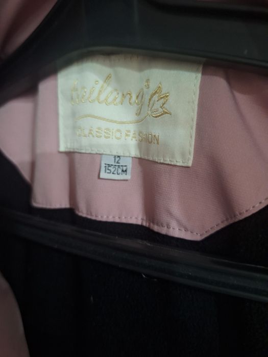 Продам куртку на девочку