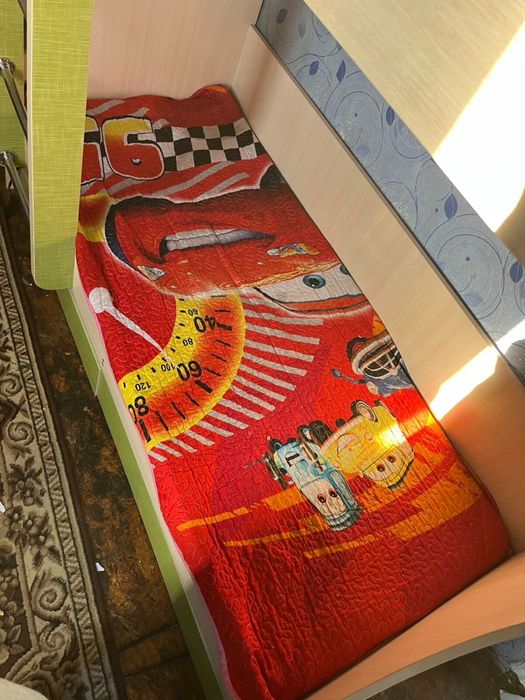 Продам 2х ярусную кровать