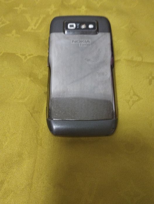 Assalom alekum Telefon Sotiladi Original Nokia E71