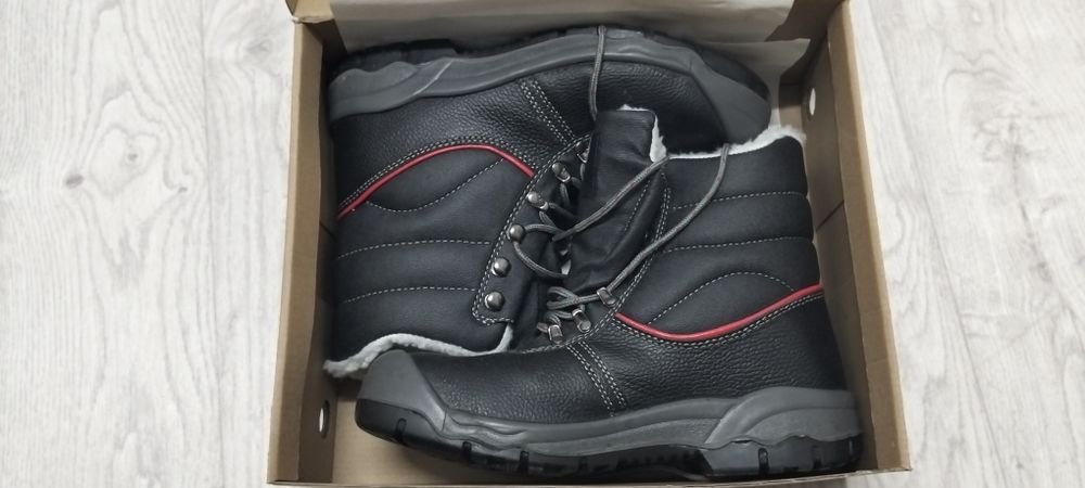 Специальные ботинки