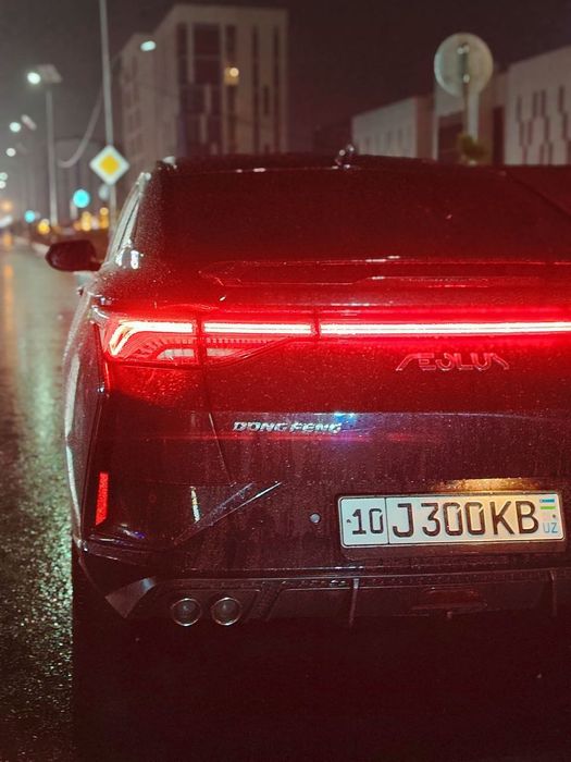 Dongfen shina maks sedan