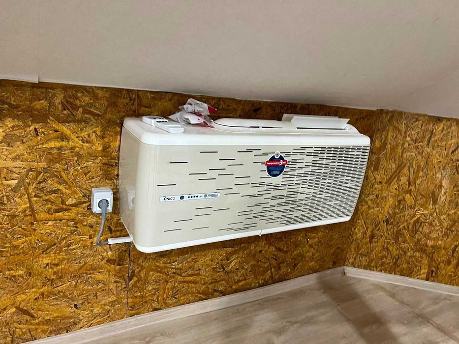 Vand 5 unitati de AC (montaj pe perete fara unitate exterioara)