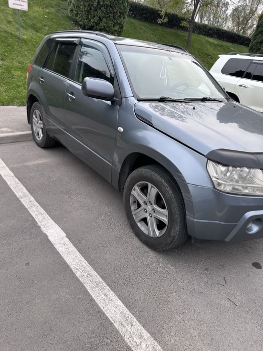 Продаю машину Suzuki Grand Vitara
